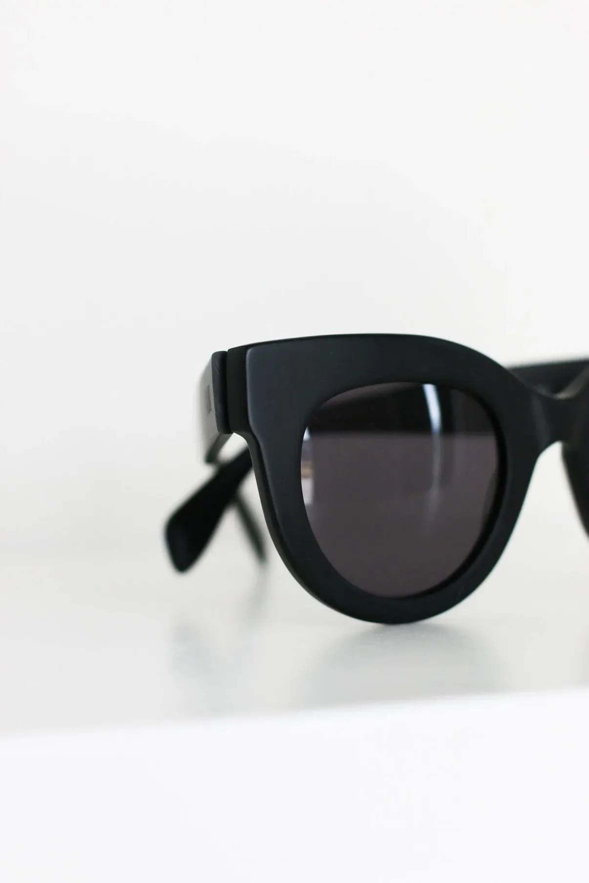 Anea Hill Manbattan Sunglasses