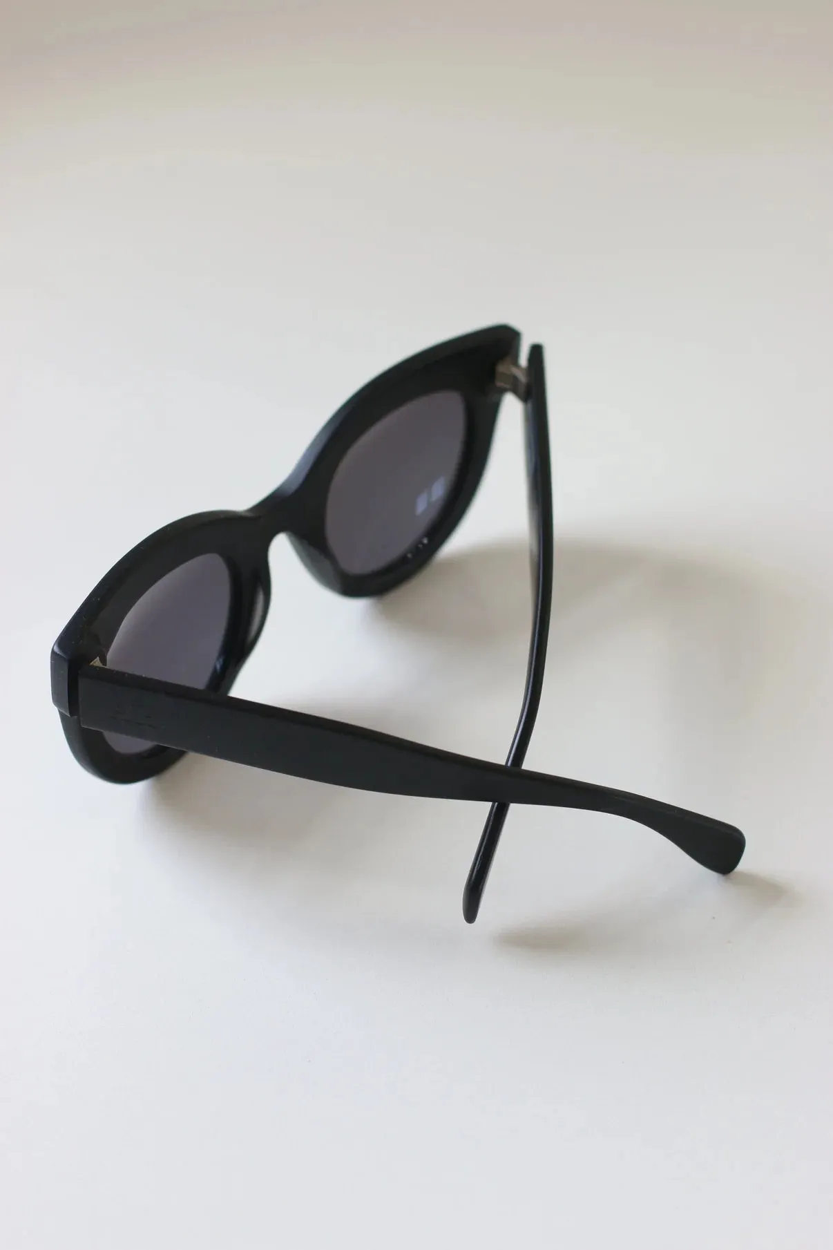 Anea Hill Manbattan Sunglasses