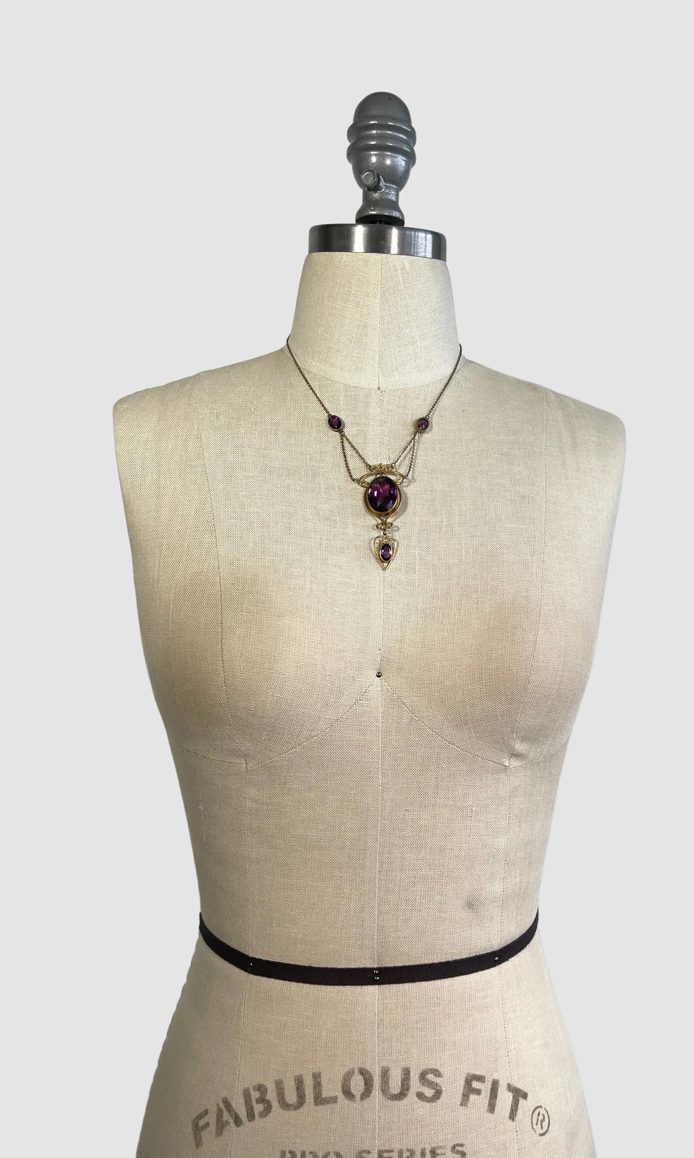 LA BELLE EPOQUE Edwardian Gold Tone and Amethyst Lavaliere Necklace