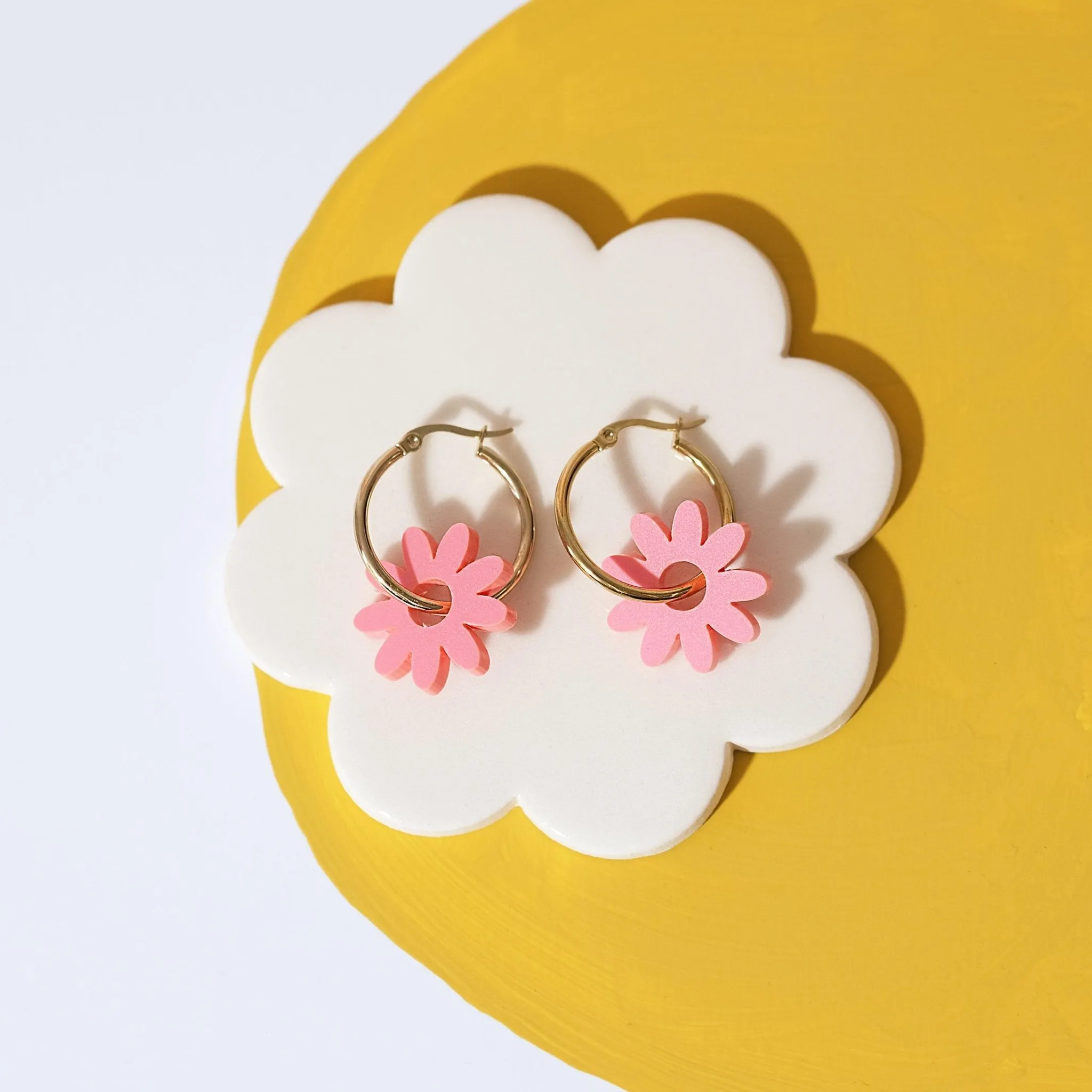 Marguerite Daisy Hoop Earrings in Candy Pink