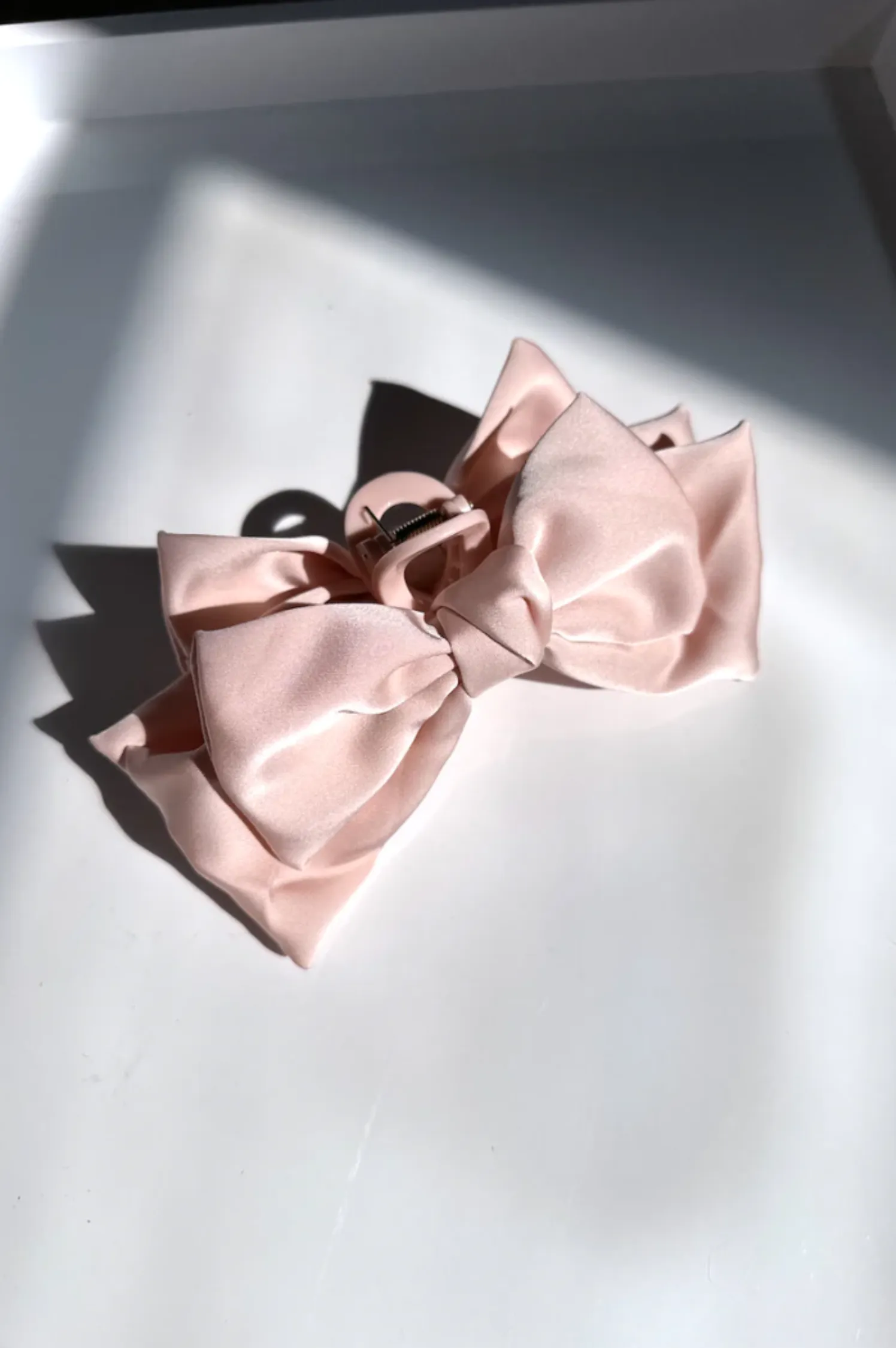 Monroe Bow Claw Hair Clip